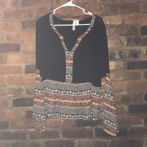 BEAUTIFUL BELL SLEEVE BLOUSE! ❤️